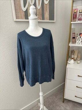 SO Oversized Waffle-Knit Crewneck in Slate Blue